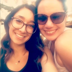 Meet your Posher, Danielle